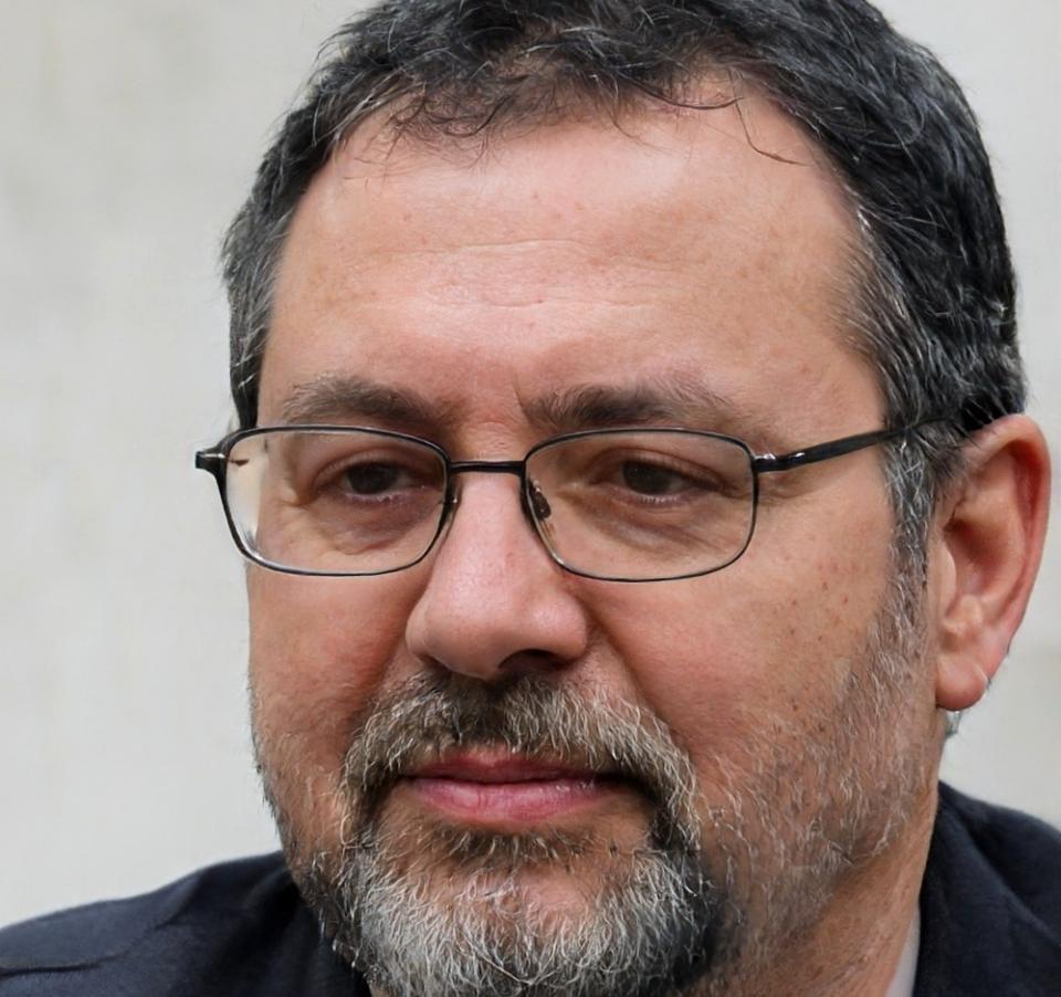 Портрет Эмре Йылмаз, основателя Skathex