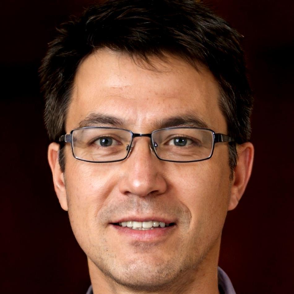 Портрет Метин Караташ, стратега по контенту