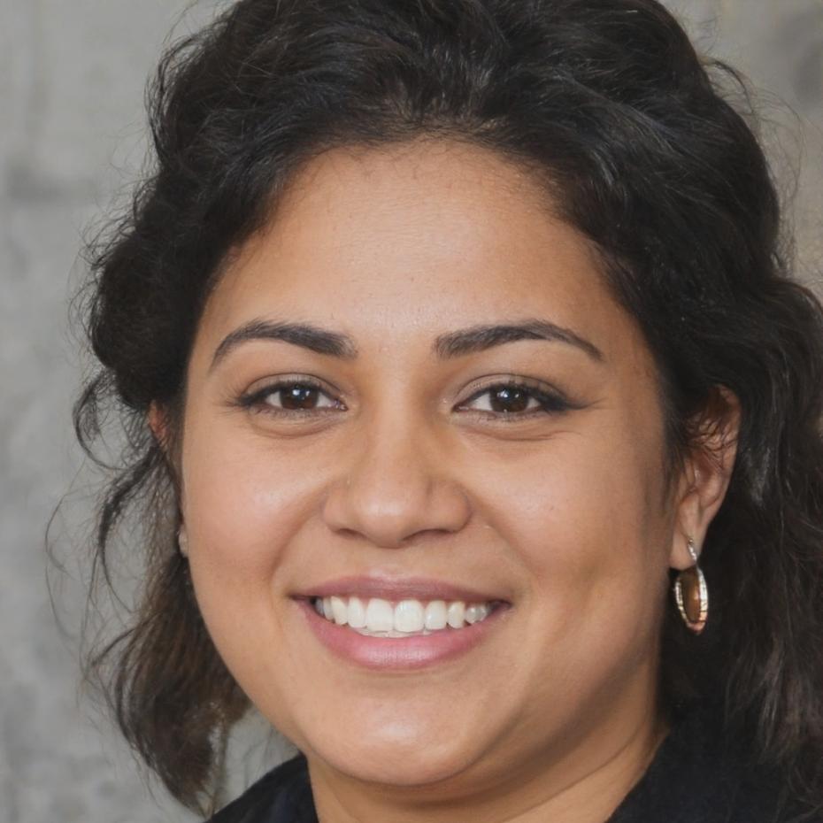 Айше Демирель